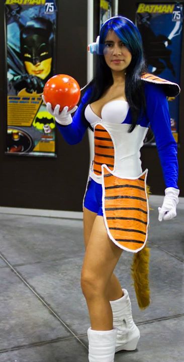 Cosplay Vegeta En Versión Femenina Y Por Cierto Muy Sexy Islabit 3150